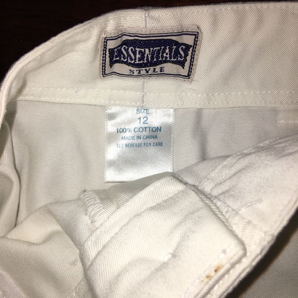 NWT Essentials Style Capris - Picture 5 of 7